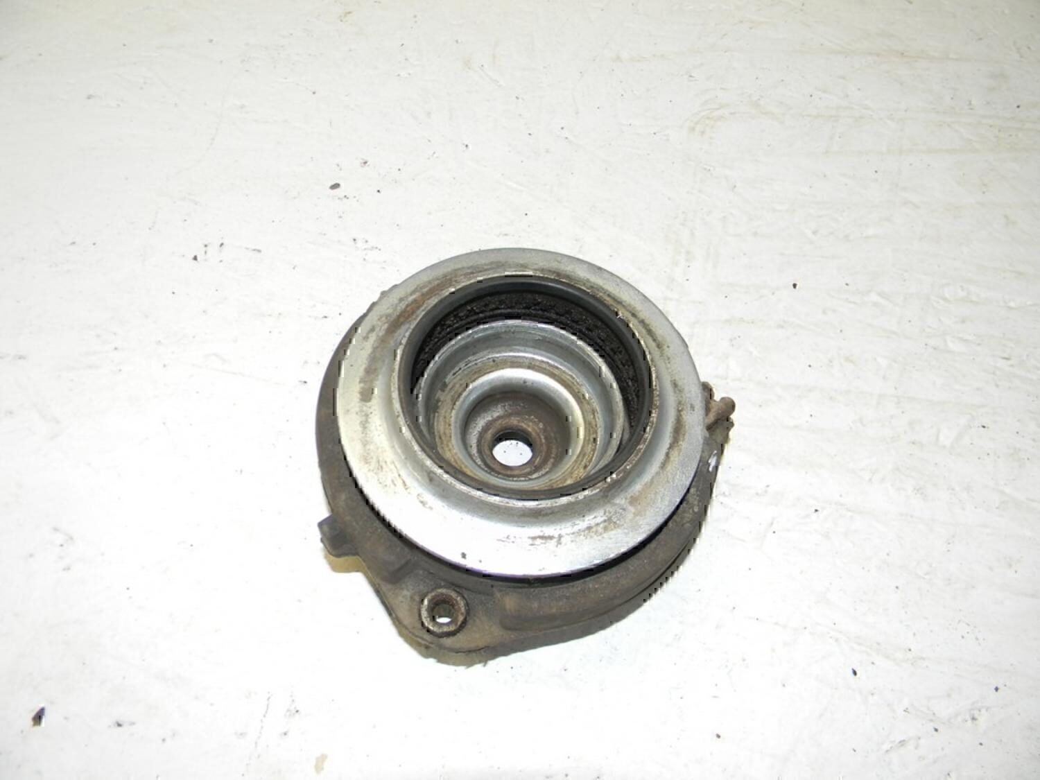 Опора переднего амортизатора Audi Passat [B6] 2005-2010