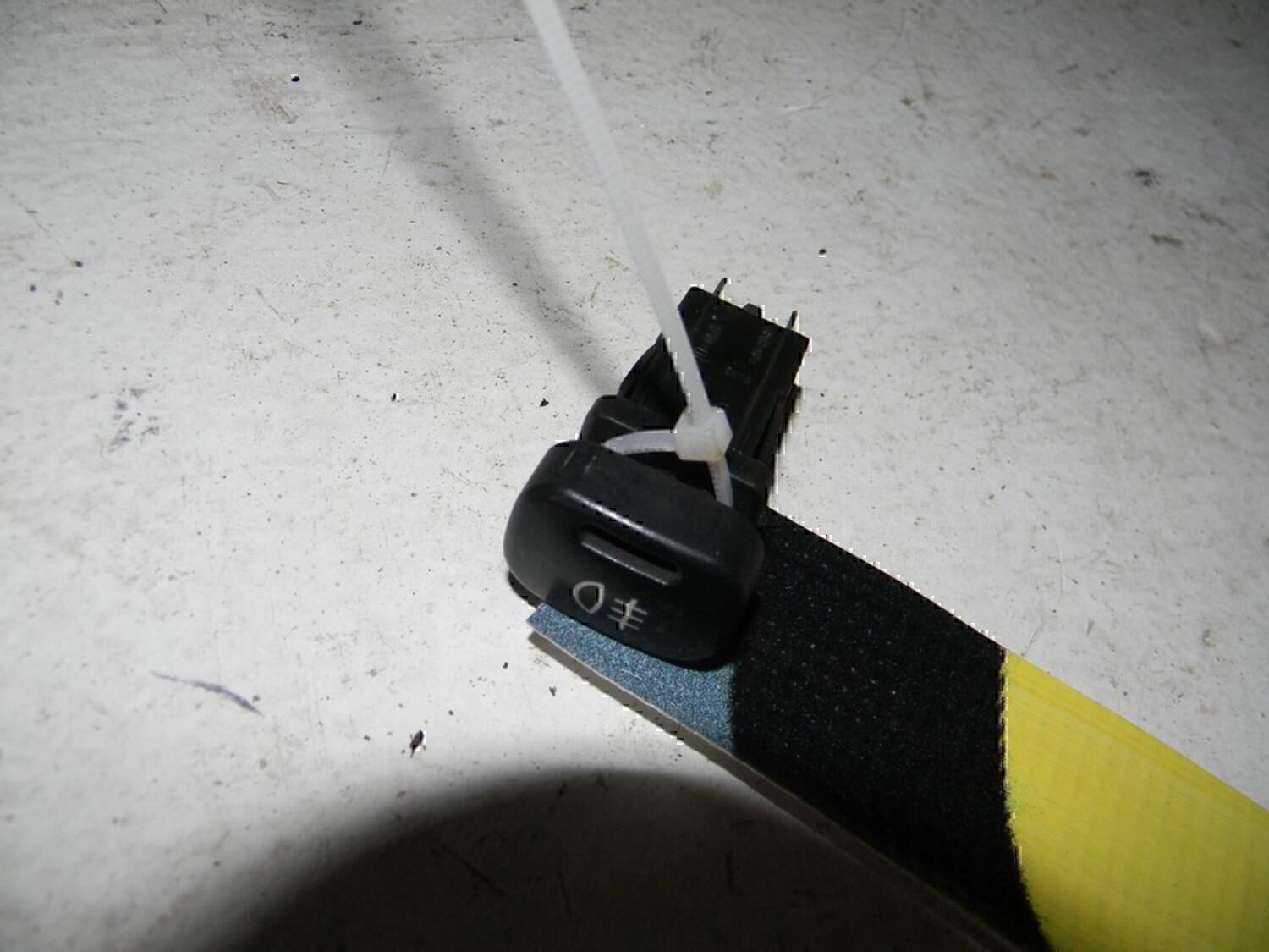 Кнопка противотуманки VAZ Lada 2115