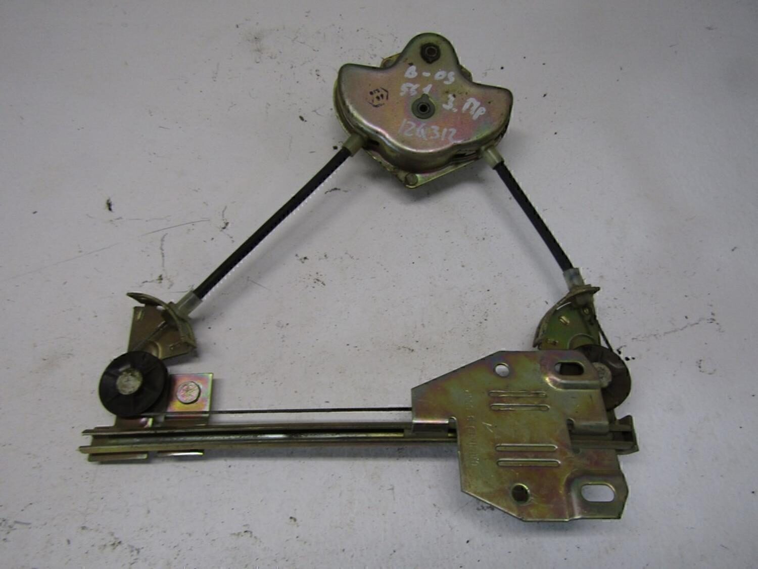 Стеклоподъемник механ. задний правый VAZ Lada 2115