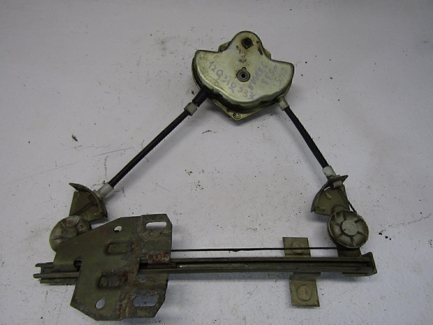 Стеклоподъемник механ. задний правый VAZ Lada 2115