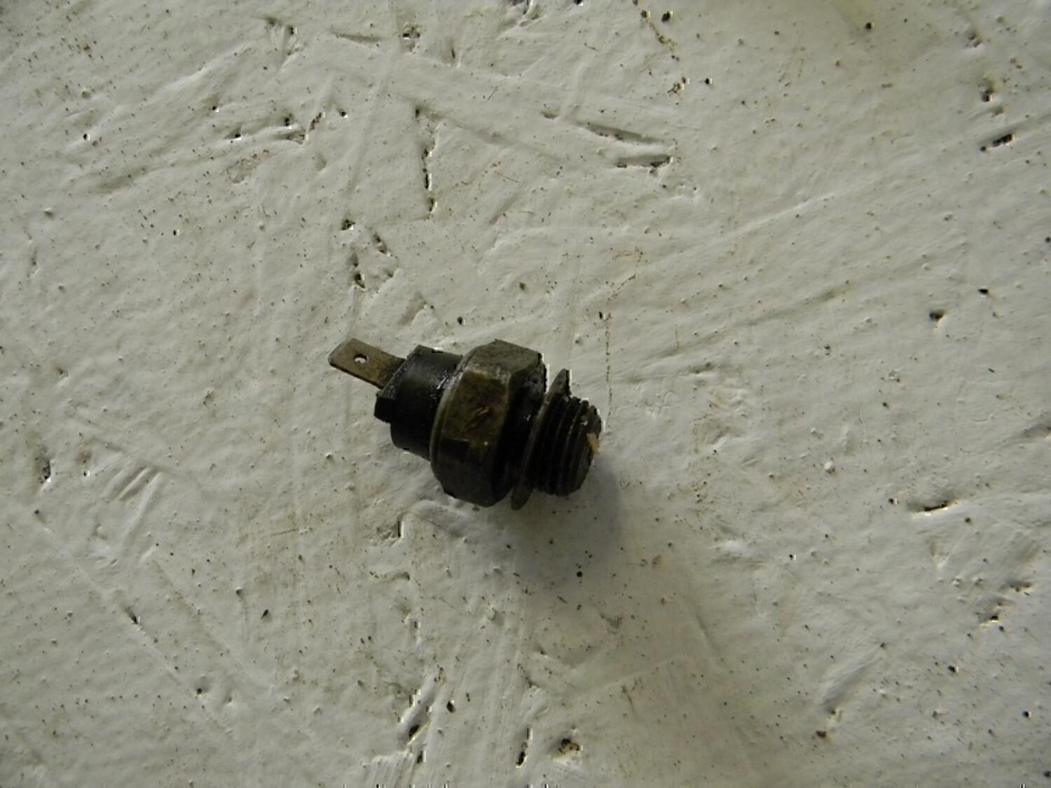 Датчик давления масла VAZ Lada 2107