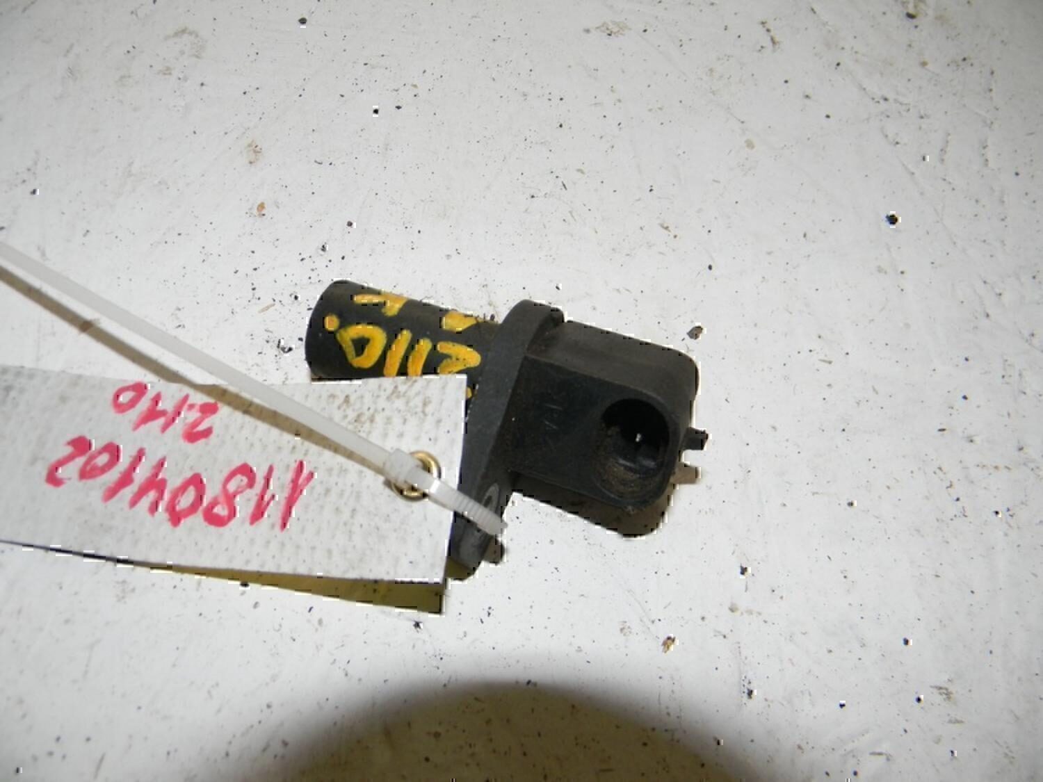 Датчик положения коленвала VAZ Lada Granta 2011>