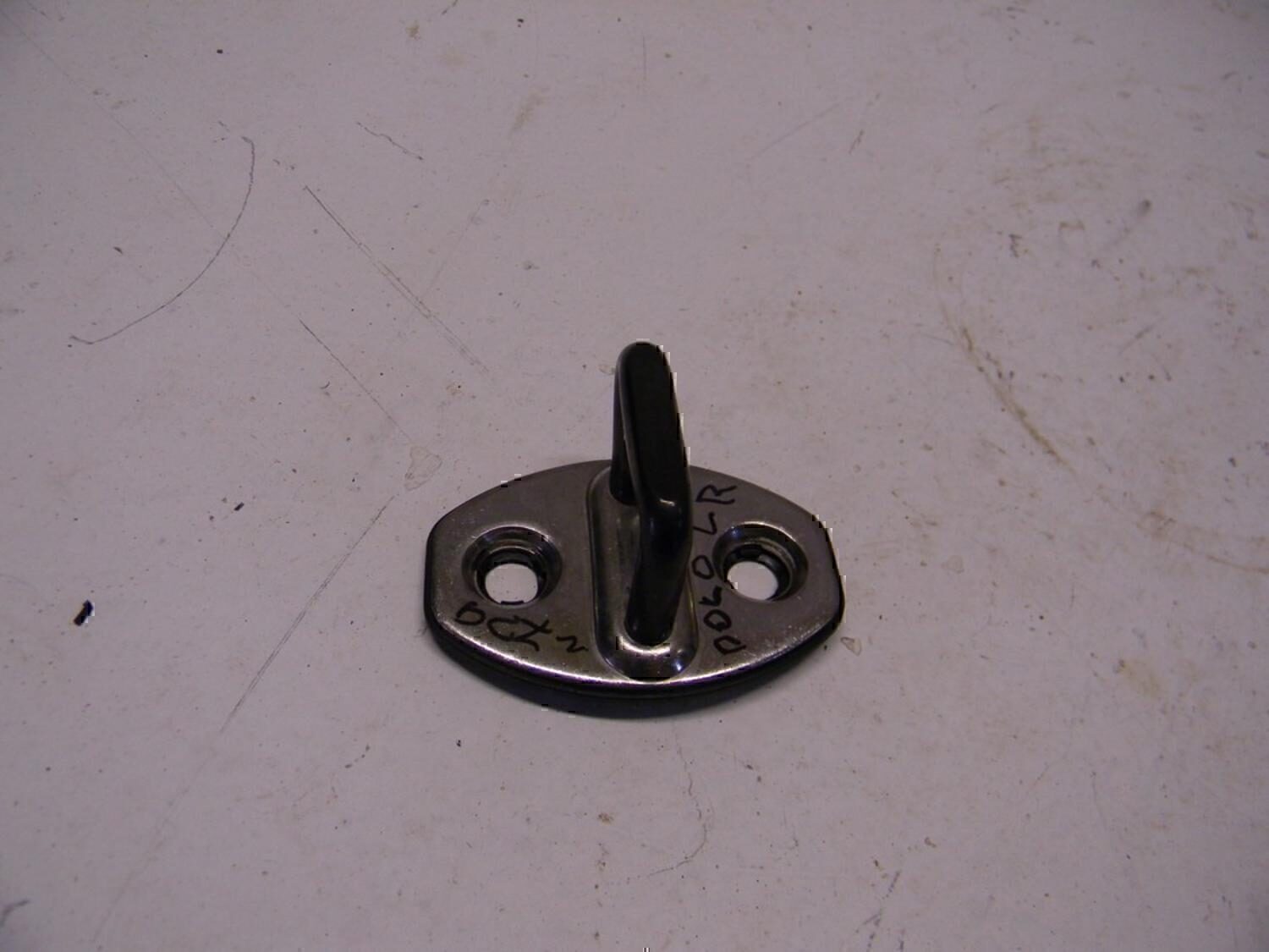 Ответная часть замка двери SKODA Passat [B6] 2005-2010