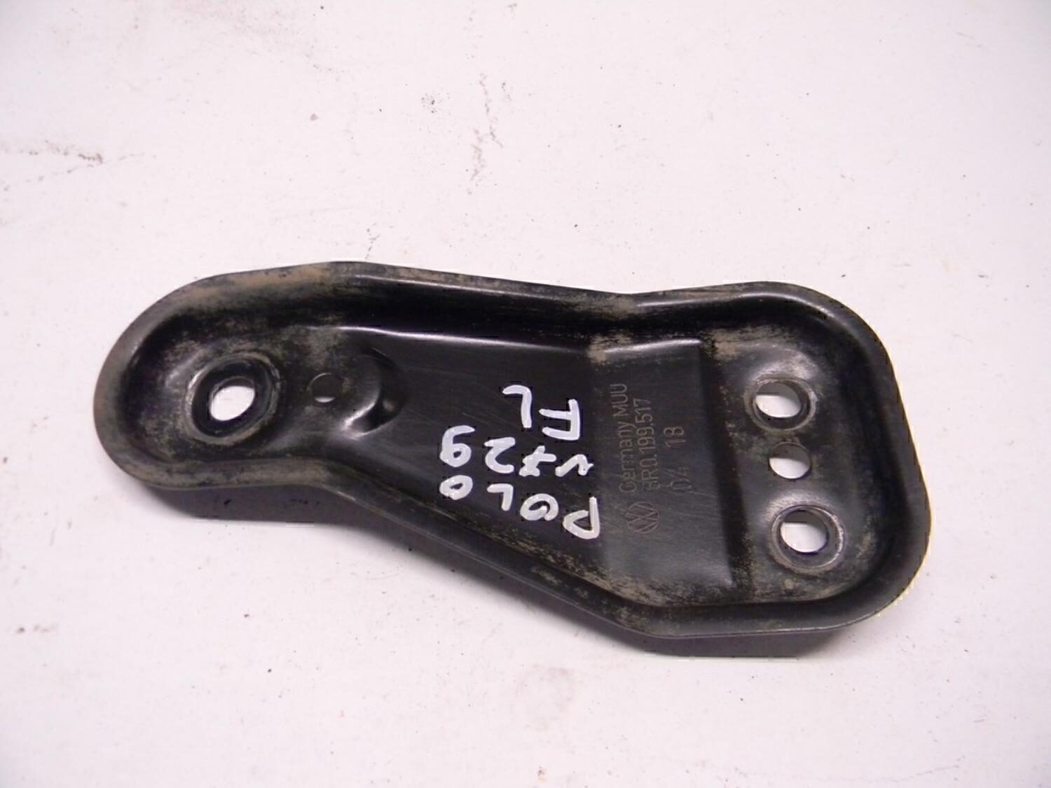 Кронштейн переднего рычага Audi Fabia 2007-2015