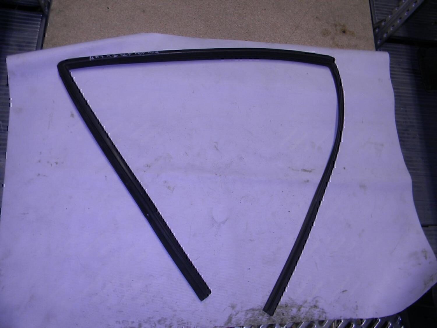 Уплотнитель стекла двери DAEWOO Matiz 2001-2015