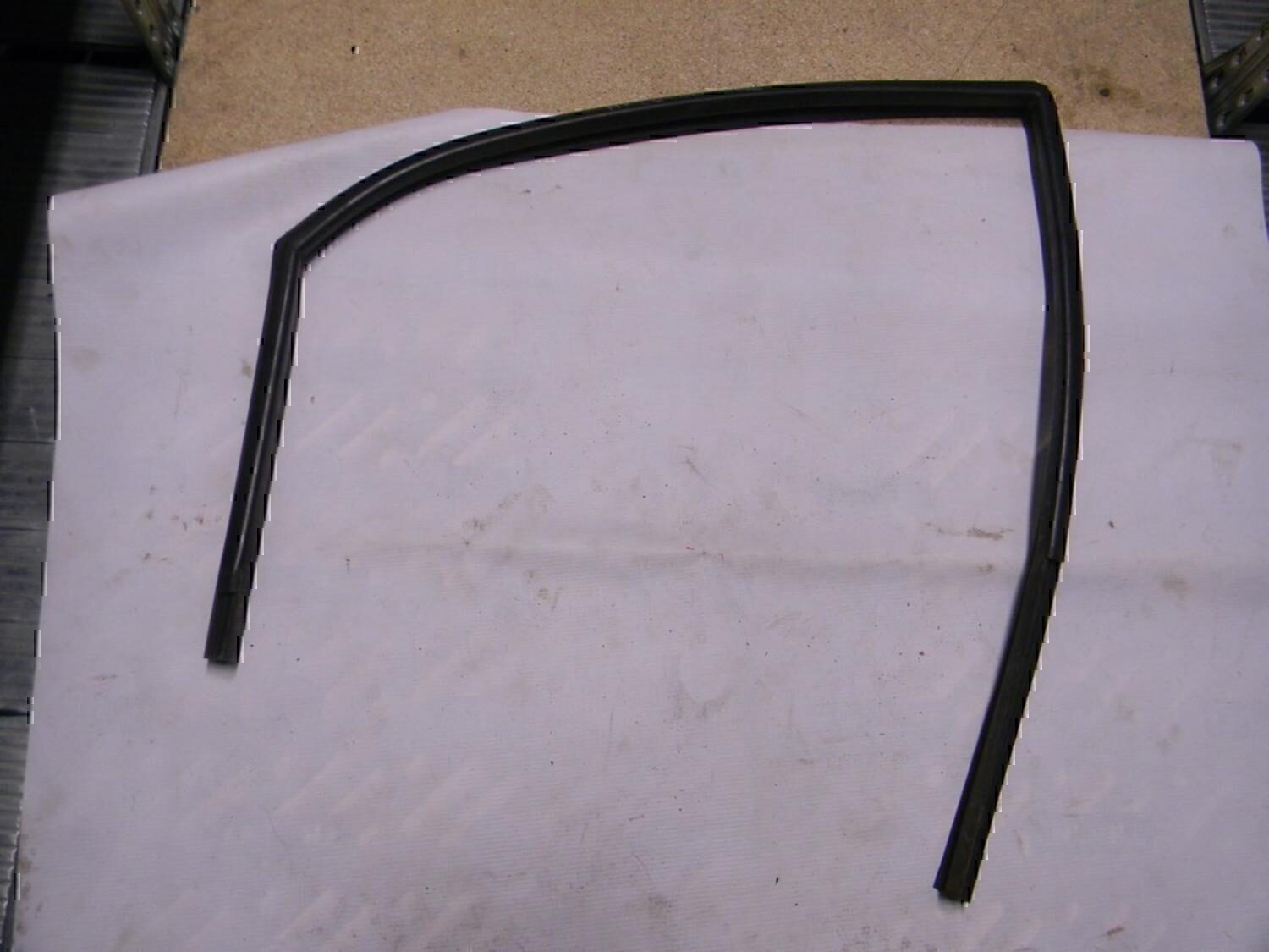 Уплотнитель стекла двери DAEWOO Matiz 2001-2015