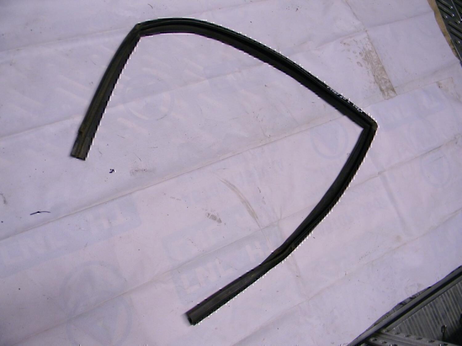 Уплотнитель стекла двери DAEWOO Matiz 2001-2015