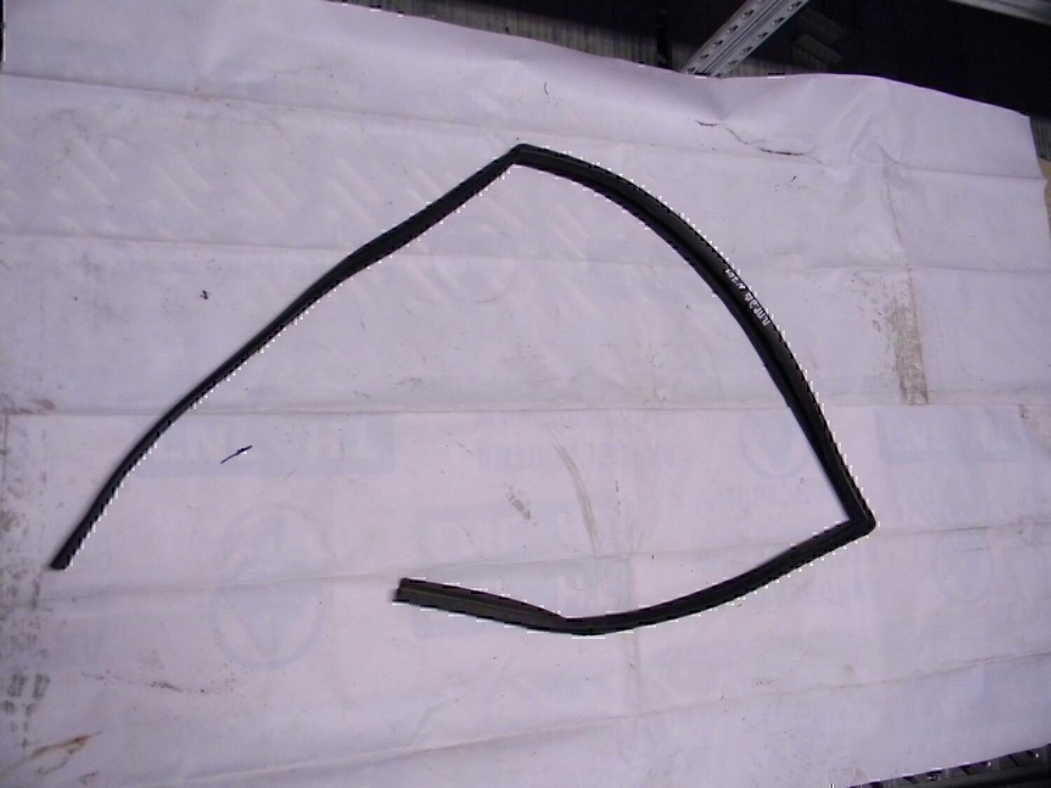 Уплотнитель стекла двери DAEWOO Matiz 2001-2015