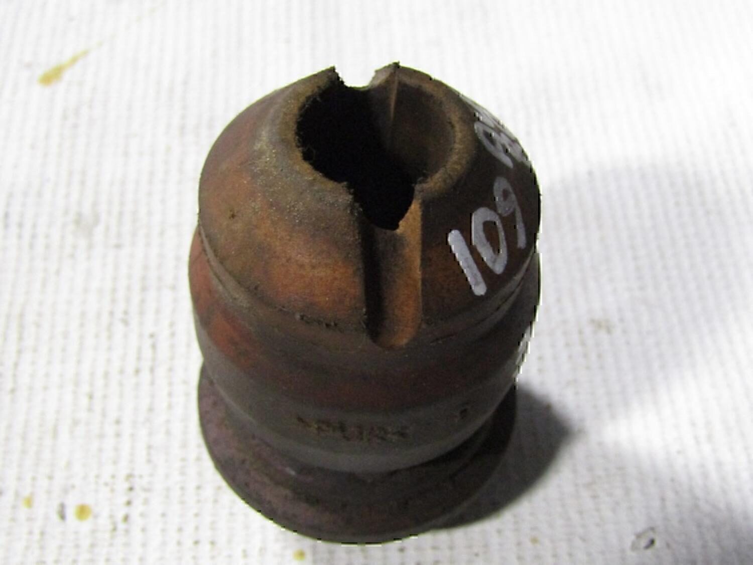 Отбойник заднего амортизатора Audi 80/90 [B3] 1986-1991