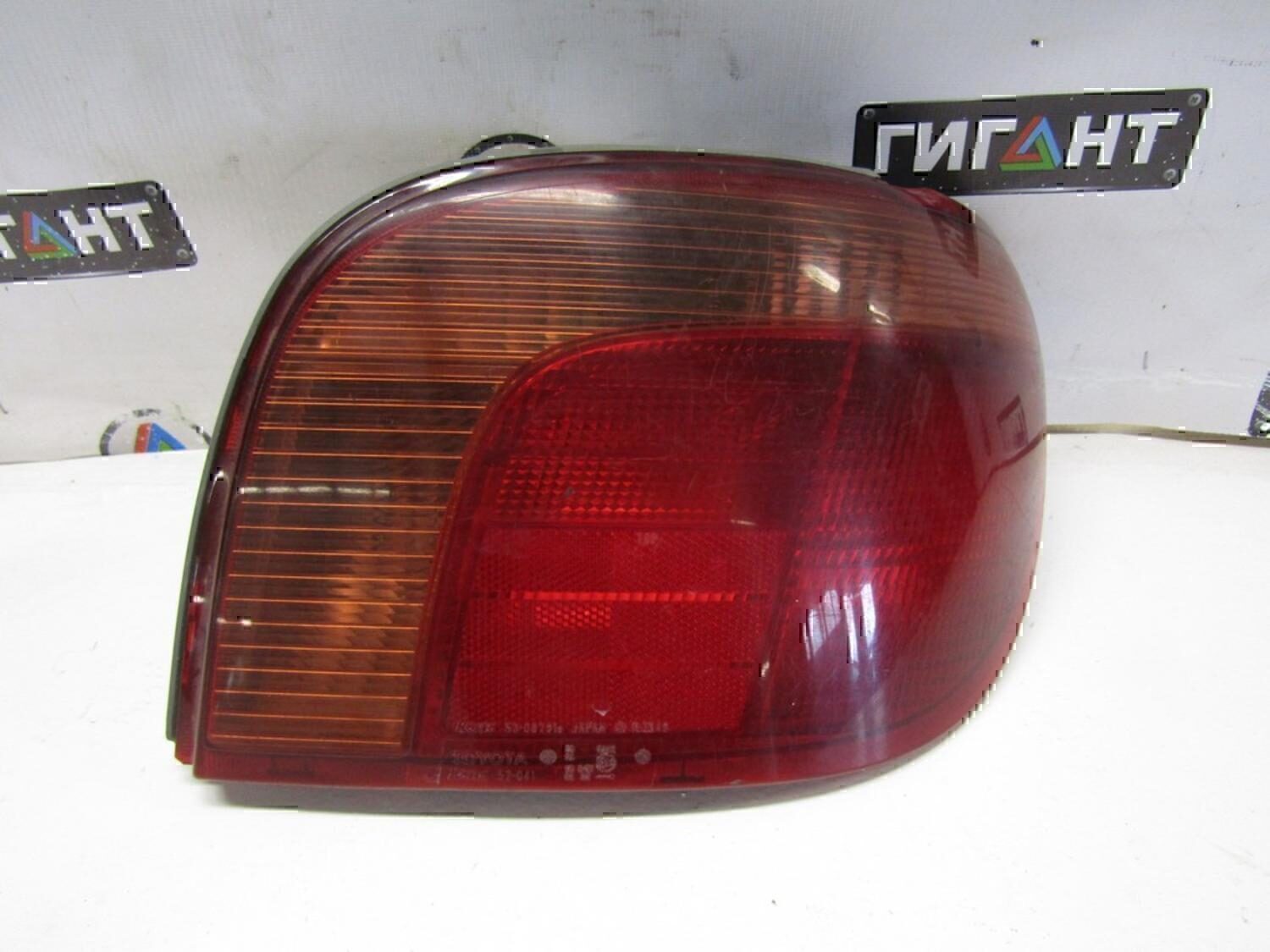 Фонарь задний правый TOYOTA Yaris 1999-2005