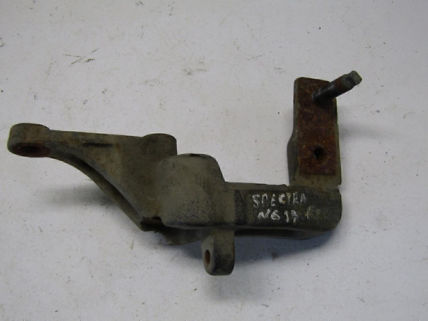 Кронштейн двигателя правый KIA Spectra 2001-2011