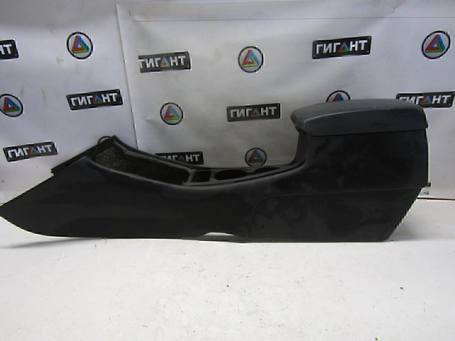 Консоль TOYOTA Corolla E12 2001-2006