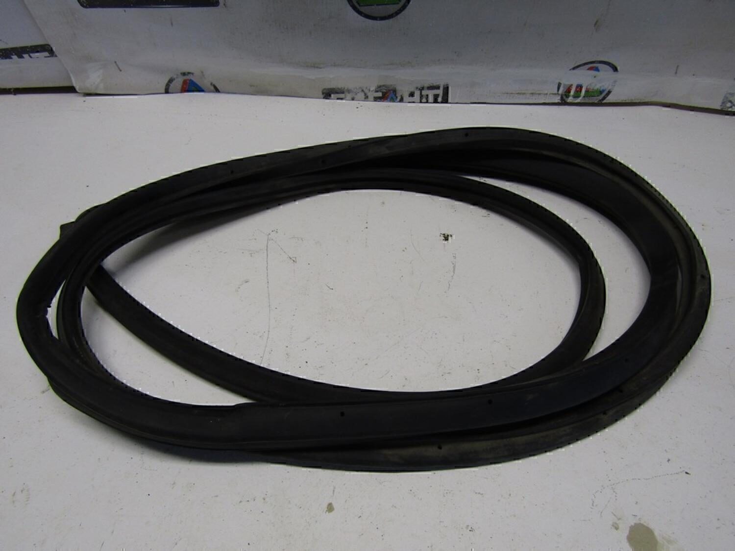 Уплотнитель двери TOYOTA Corolla E12 2001-2006