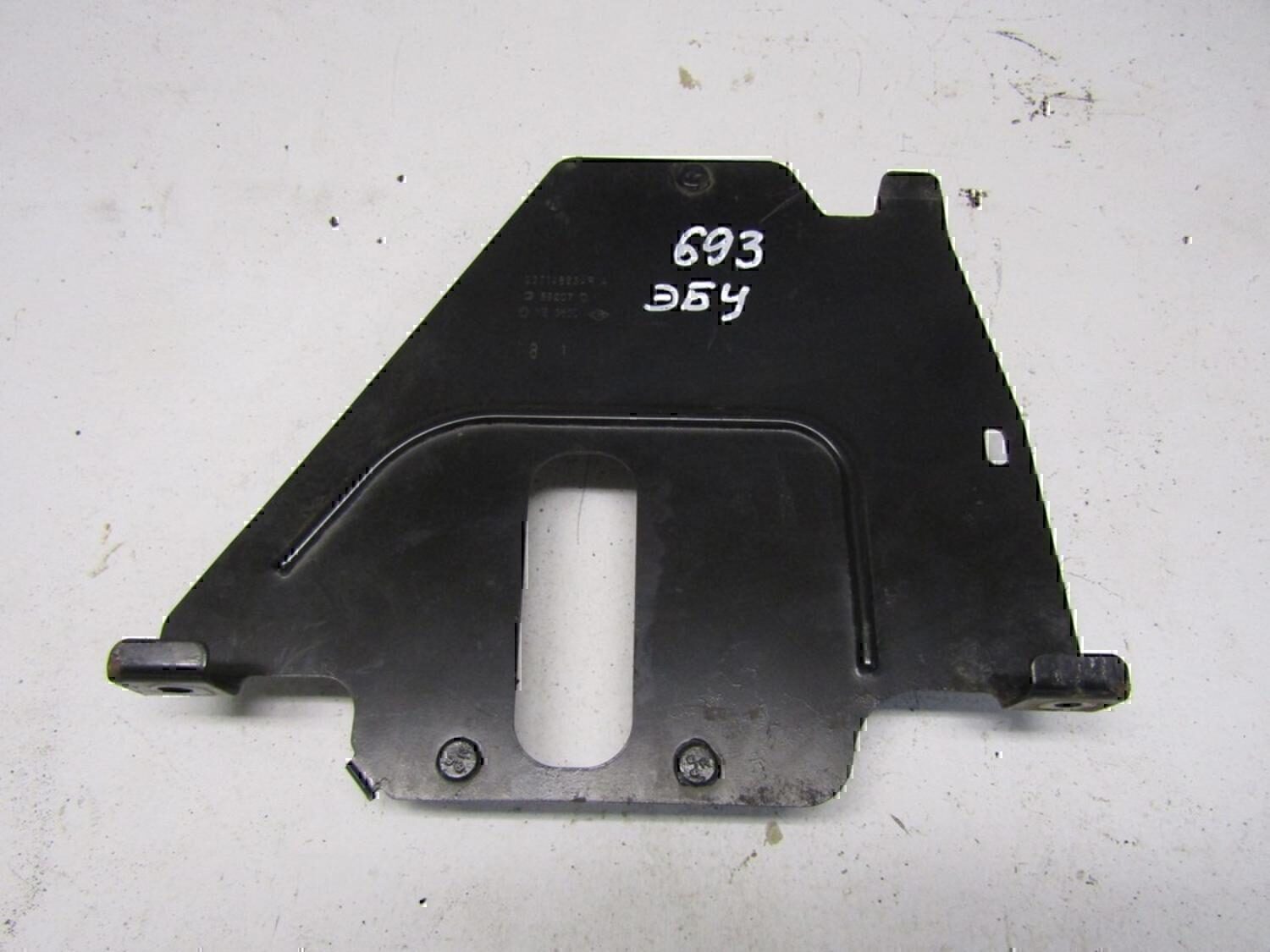 Кронштейн блока управления двигателем RENAULT Fluence 2010>