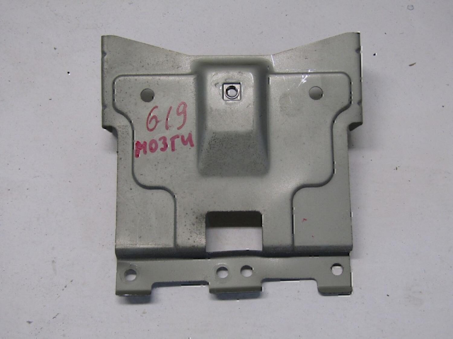 Кронштейн блока управления двигателем MITSUBISHI Lancer (CS/Classic) 2003-2006