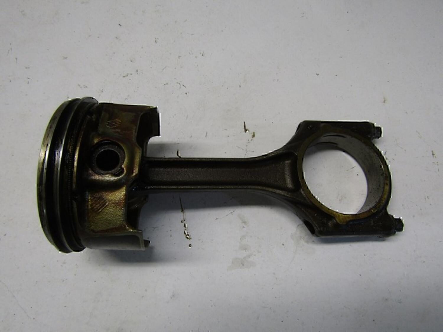 Поршень с шатуном VAZ Lada Granta 2011>