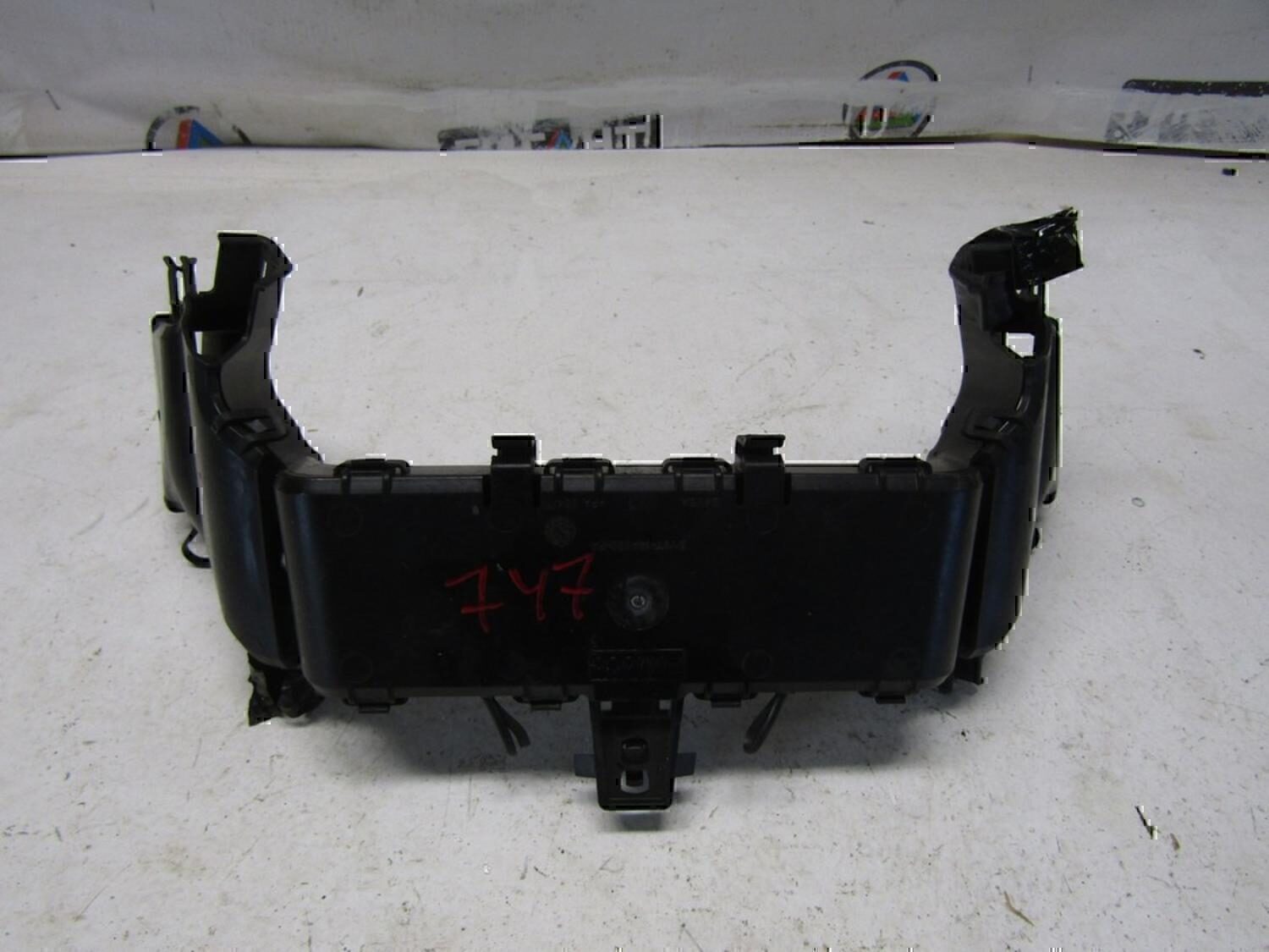 Канал для кабеля FORD Focus III 2011>