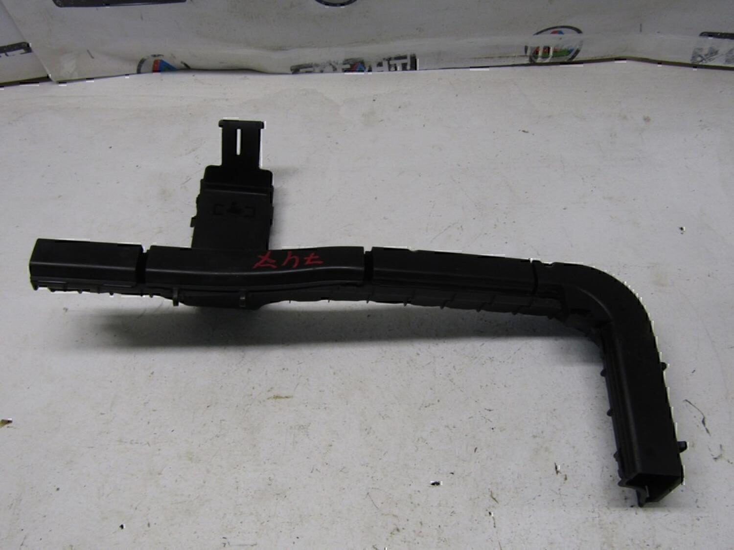 Канал для кабеля FORD Focus III 2011>