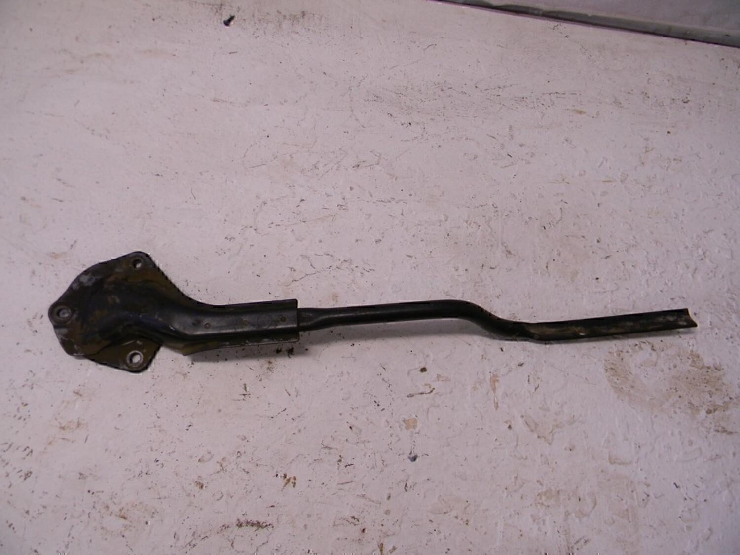 Растяжка столбов FORD Focus II 2005-2008