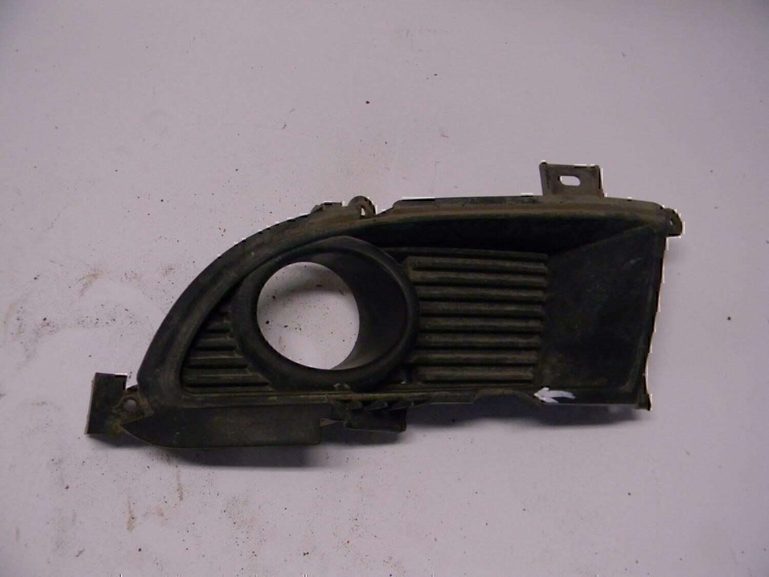 Решетка в бампер левая MITSUBISHI Lancer (CS/Classic) 2003-2006