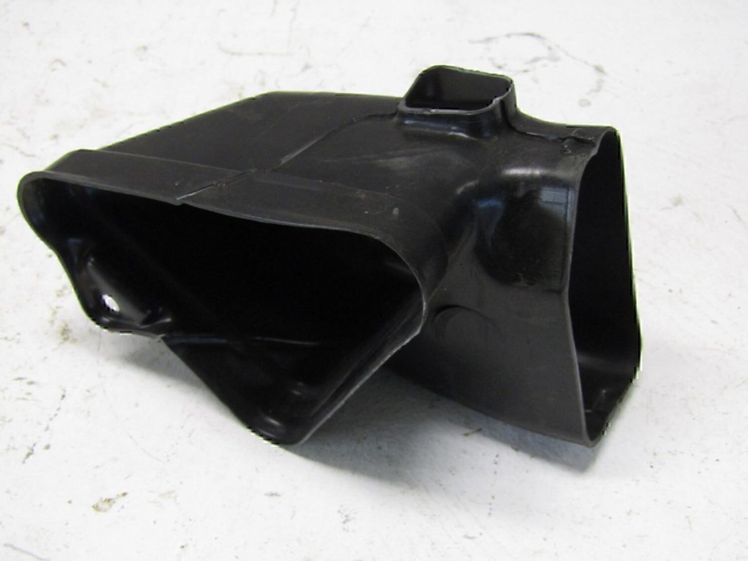 Воздуховод MITSUBISHI Lancer (CS/Classic) 2003-2006