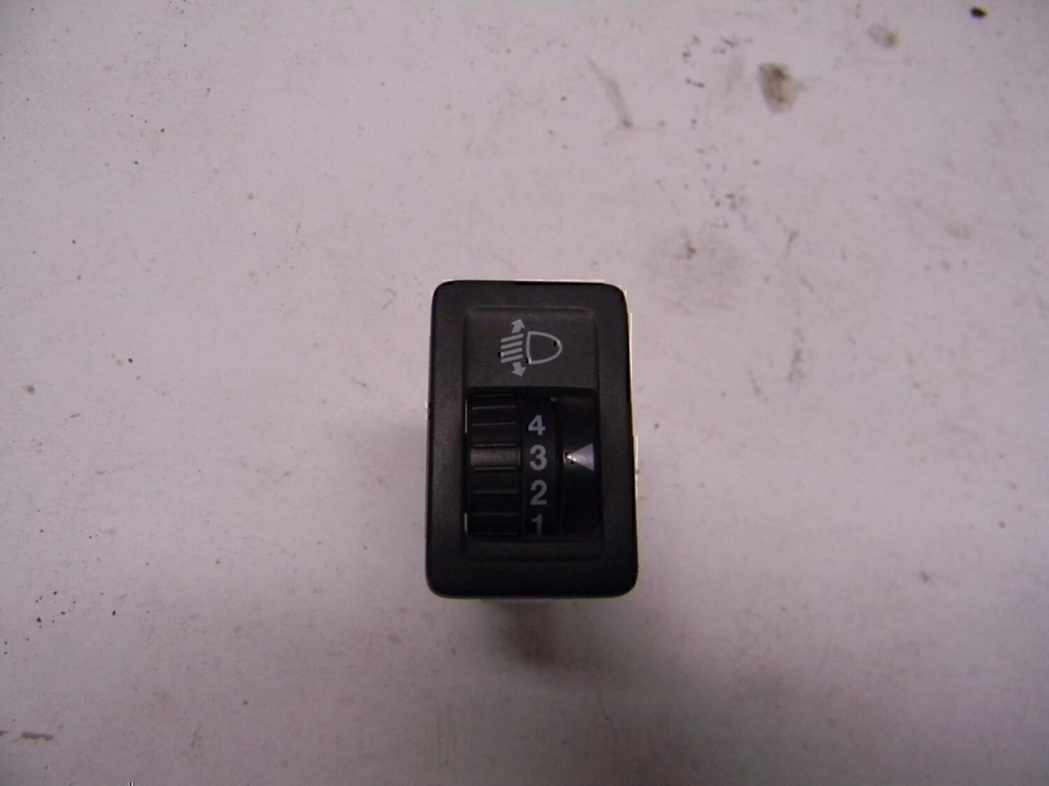 Кнопка корректора фар SUZUKI Grand Vitara 2006-2015