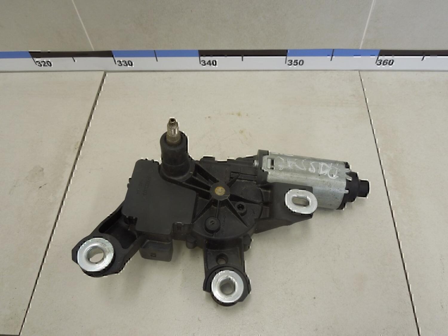 Моторчик стеклоочистителя задний VW Passat [B5] 1996-2000