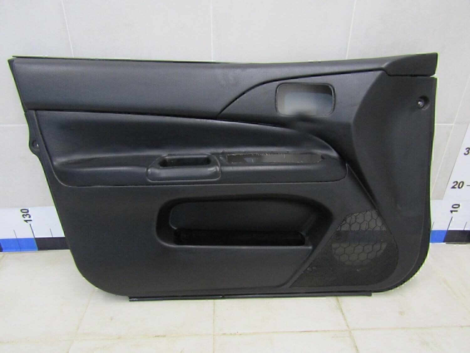 Обшивка двери передней левой MITSUBISHI Lancer (CS/Classic) 2003-2006