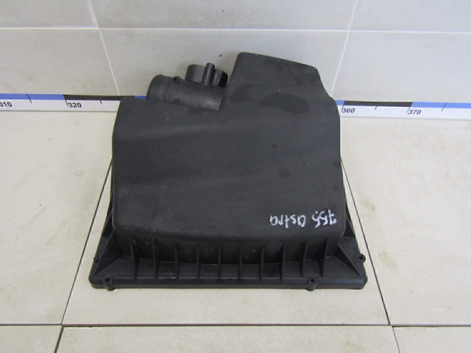 Корпус воздушного фильтра Chevrolet Cruze 2009-2016