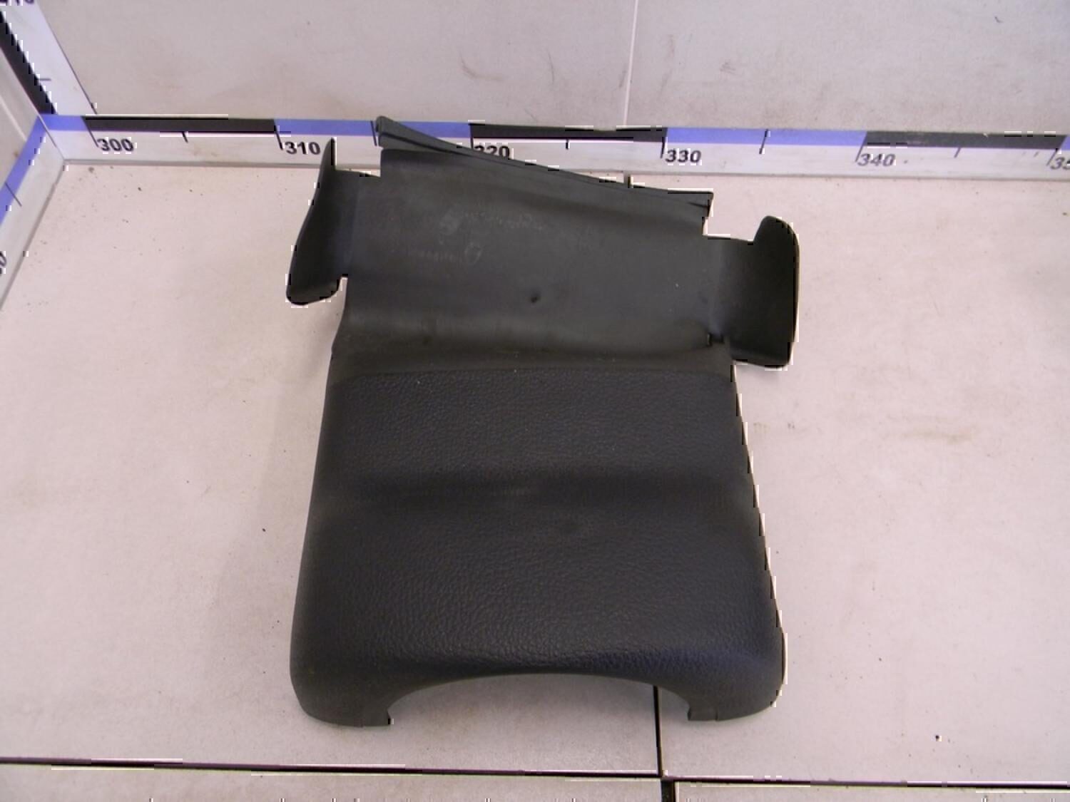 Кожух рулевой колонки верхний VW Polo (Sed RUS) 2011>