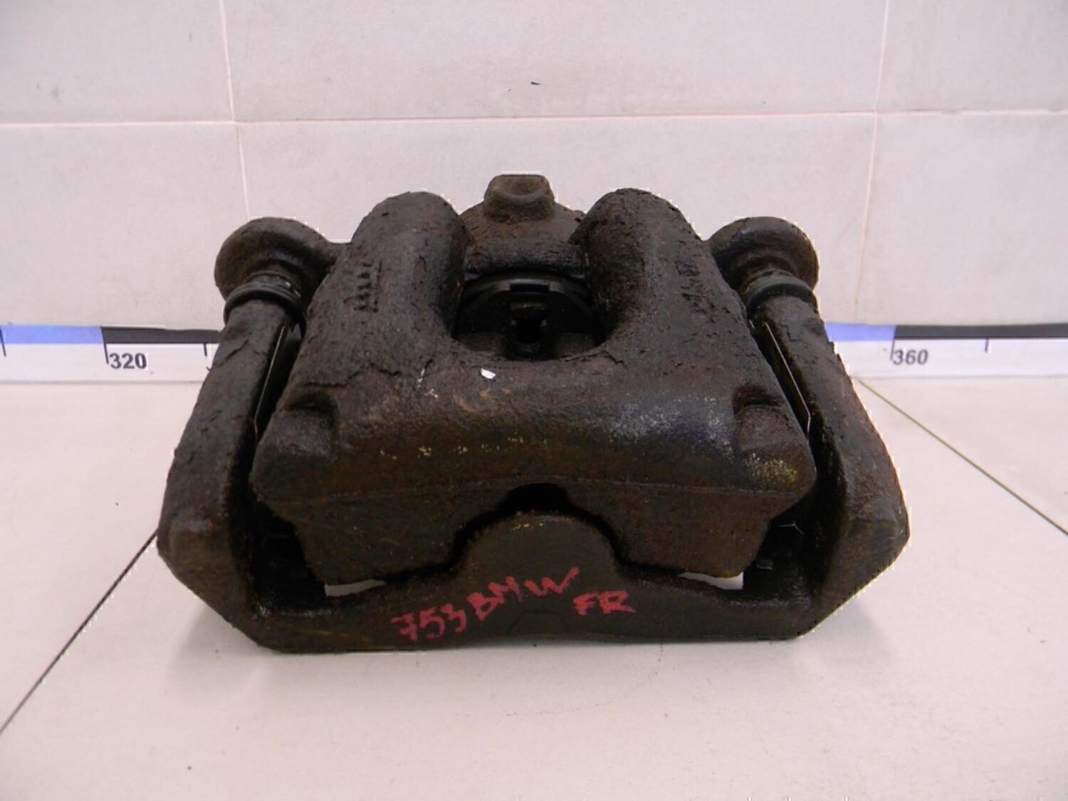 Суппорт передний правый BMW 1-серия E87/E81 2004>