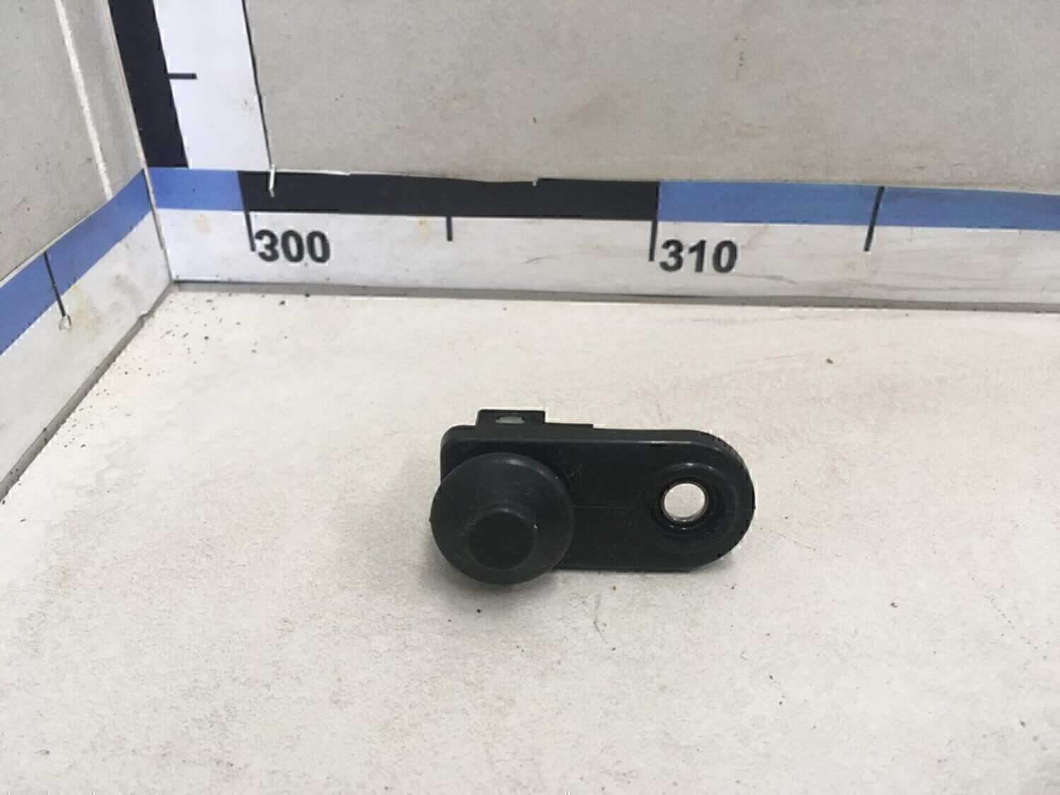 Выключатель концевой KIA Sportage 2010-2015