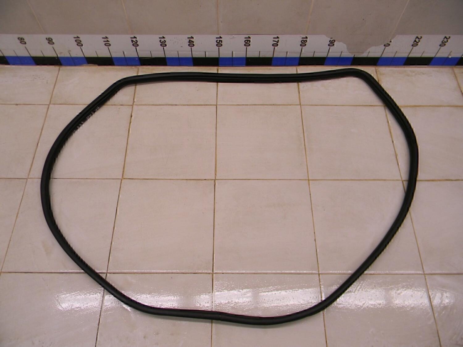 Уплотнитель двери KIA Sportage 2010-2015