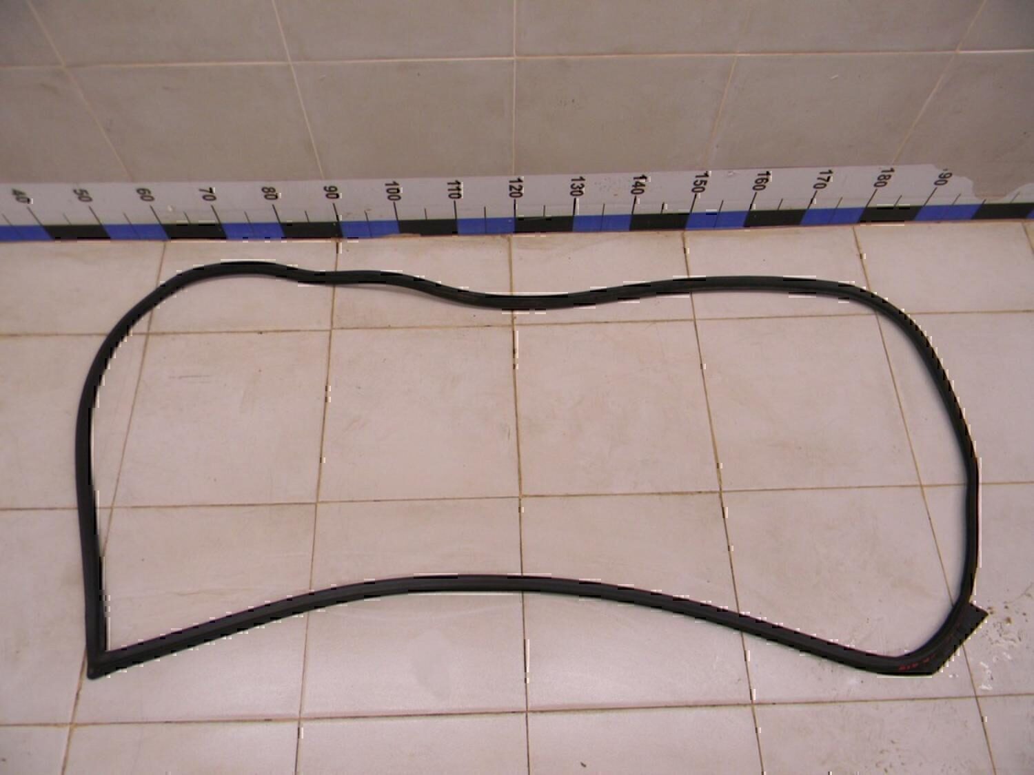 Уплотнитель двери MITSUBISHI Lancer (CS/Classic) 2003-2006