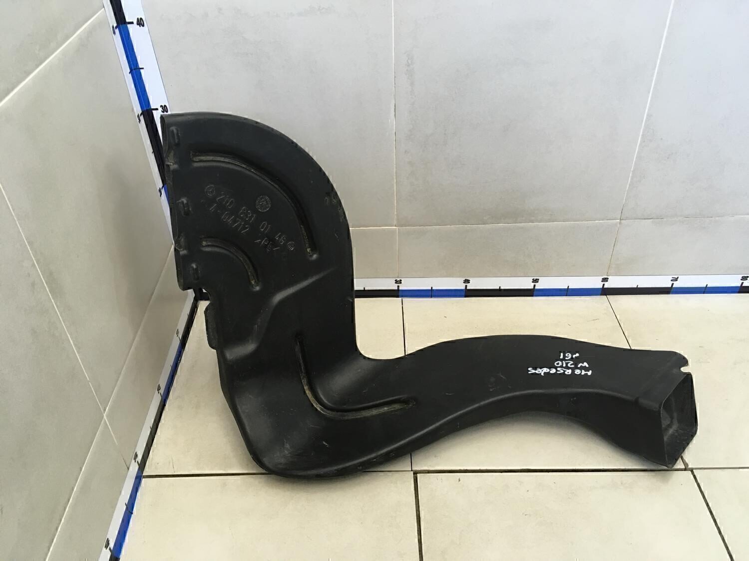 Воздухозаборник (внутри) MERCEDES-BENZ W210 E-Klasse 1995-2000