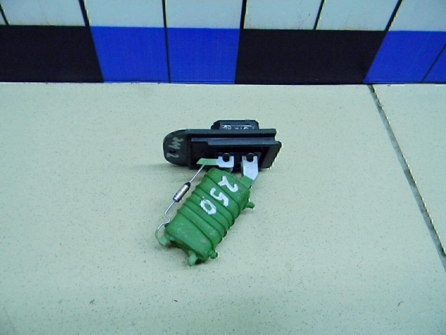 Резистор отопителя VAZ Lada Kalina 2004-2013