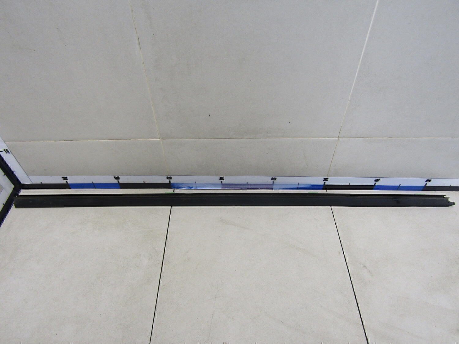 Накладка стекла переднего правого KIA Sportage 1994-2004