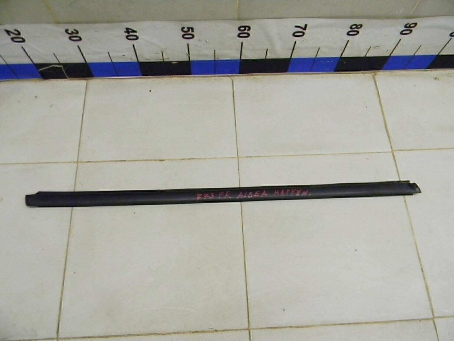 Накладка стекла переднего правого FIAT Albea 2002-2012