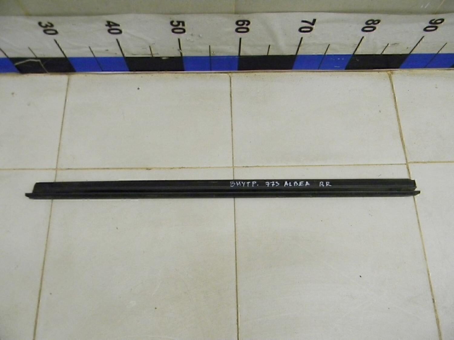 Накладка стекла заднего правого FIAT Albea 2002-2012