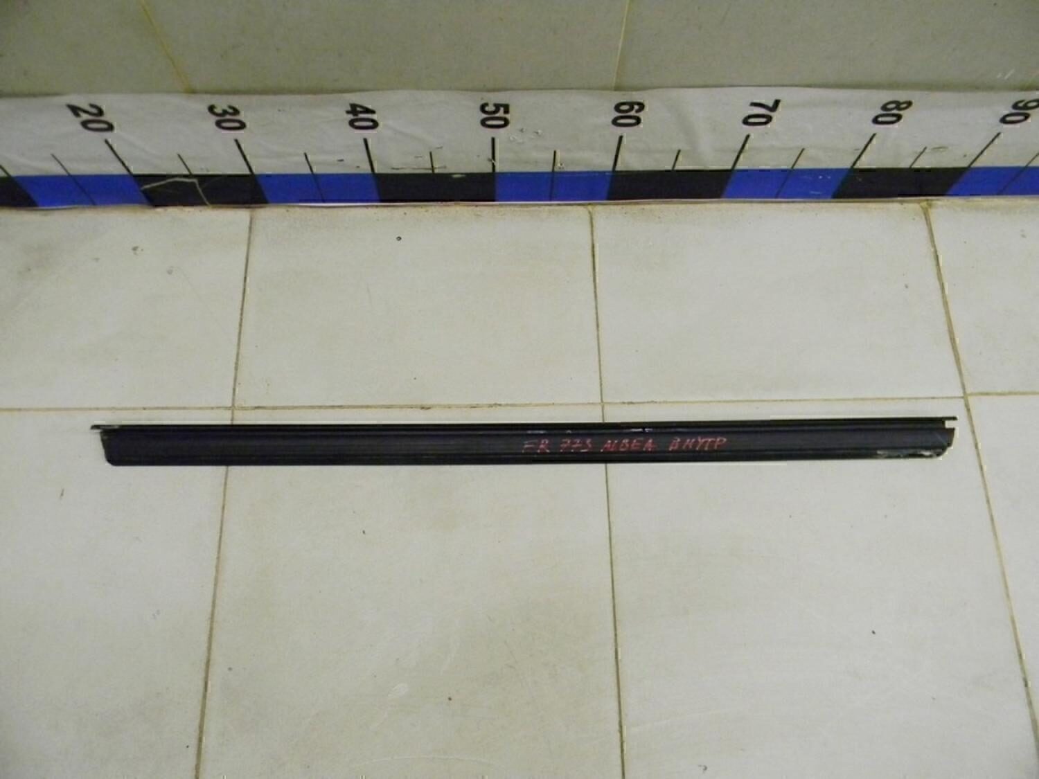 Накладка стекла переднего правого FIAT Albea 2002-2012