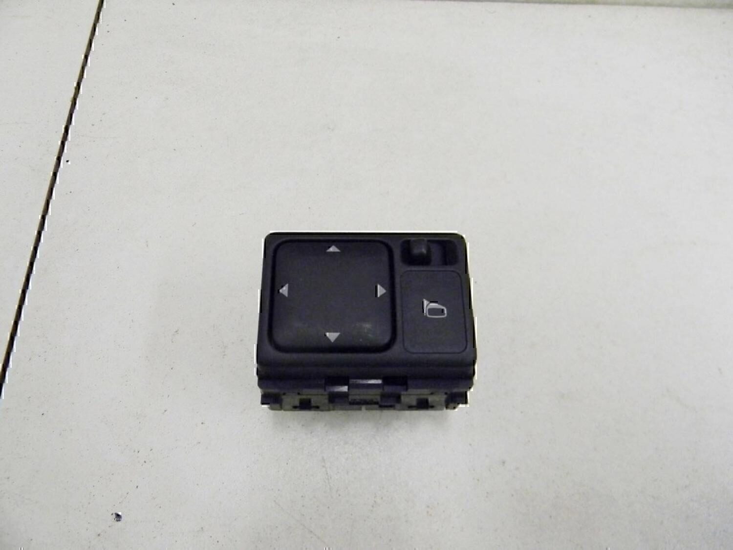 Переключатель регулировки зеркала NISSAN X-Trail (T30) 2001-2006
