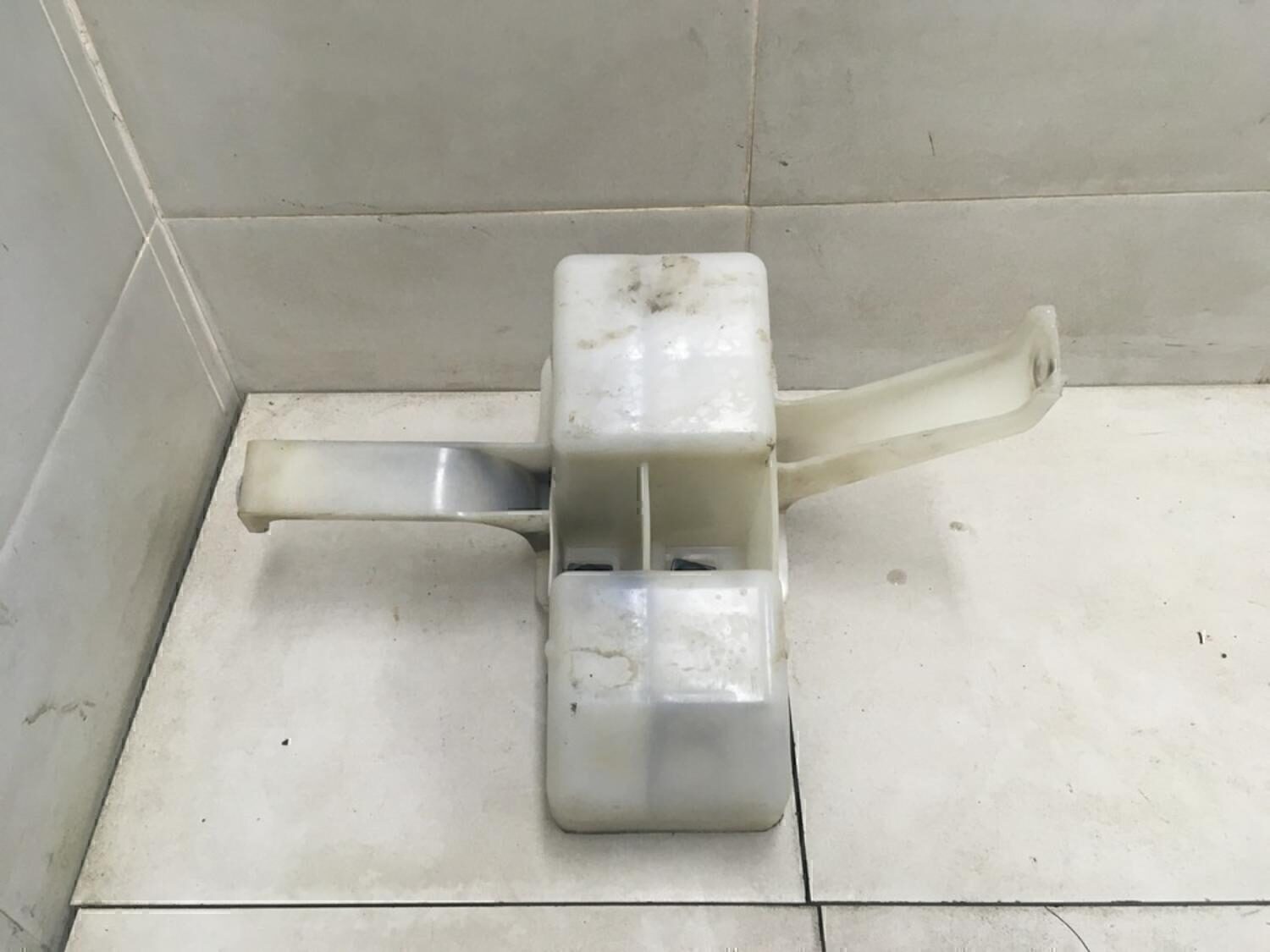 Кронштейн усилителя заднего бампера правый Chevrolet Aveo (T250) 2005-2011