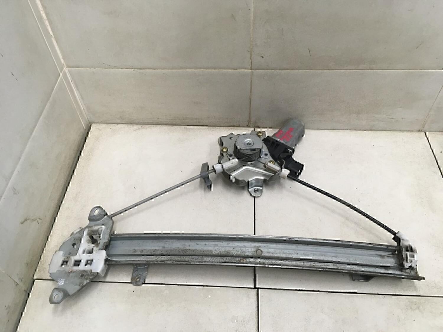 Стеклоподъемник электр. задний правый MITSUBISHI Lancer (CS/Classic) 2003-2006