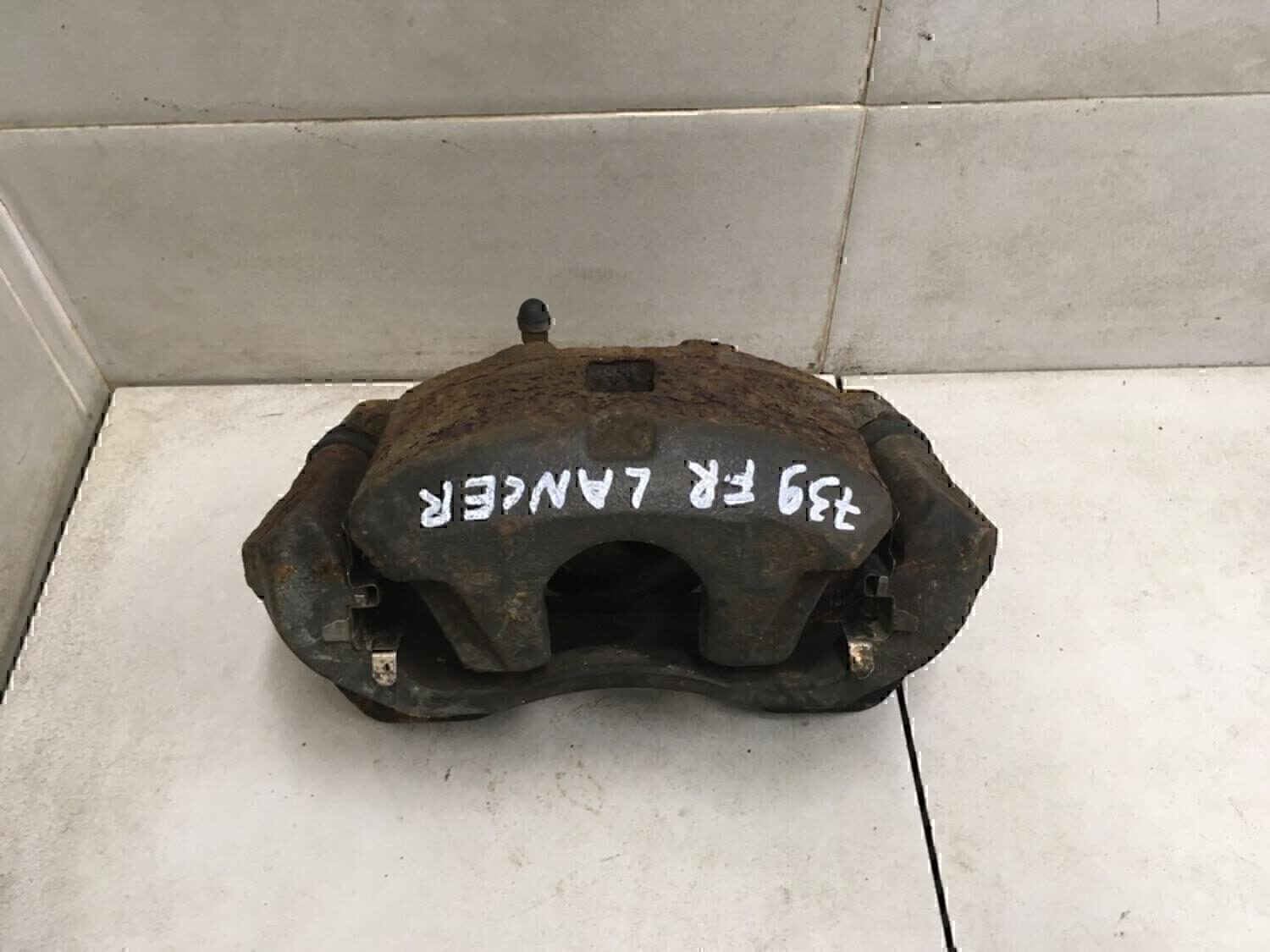 Суппорт передний правый MITSUBISHI Lancer (CS/Classic) 2003-2006