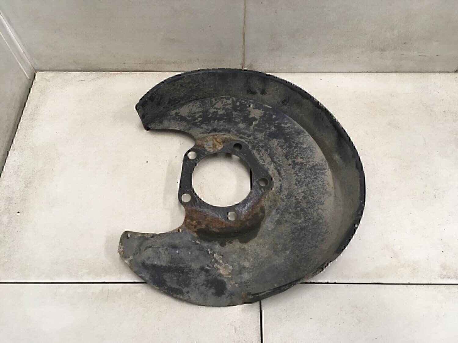 Пыльник тормозного диска VW Passat [B5] 2000-2005