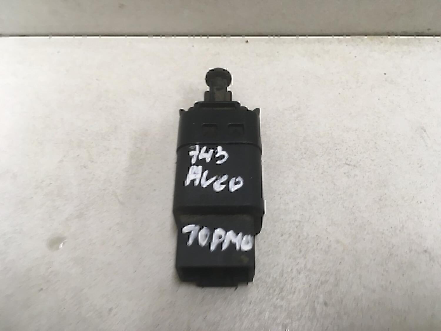 Датчик включения стопсигнала Chevrolet Aveo (T200) 2003-2008