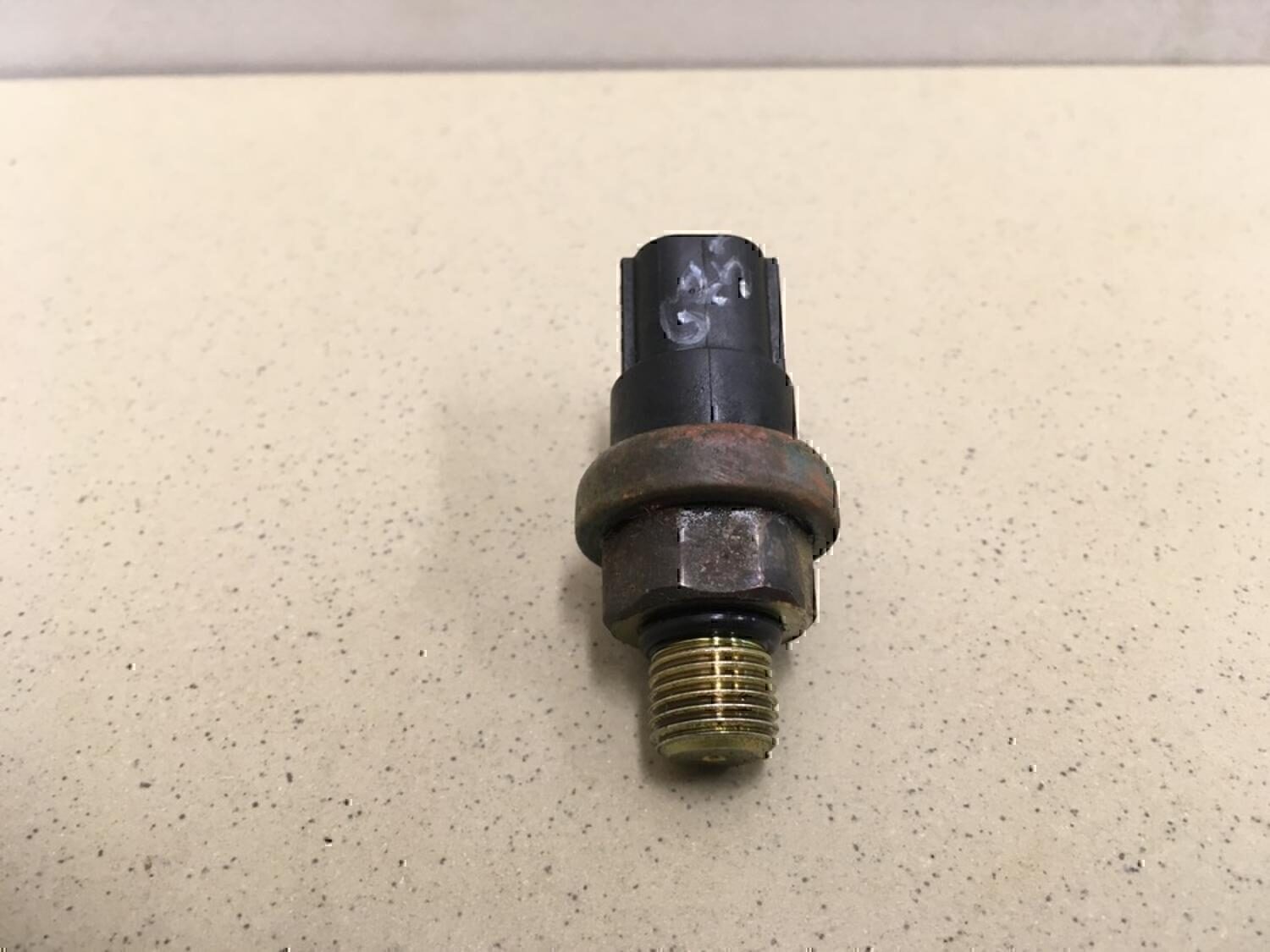 Датчик давления масла NISSAN Almera N16 2000-2006